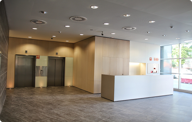 Conjunto de edificios de oficinas Illacuna en Barcelona con diseño vanguardista y diferentes alturas
